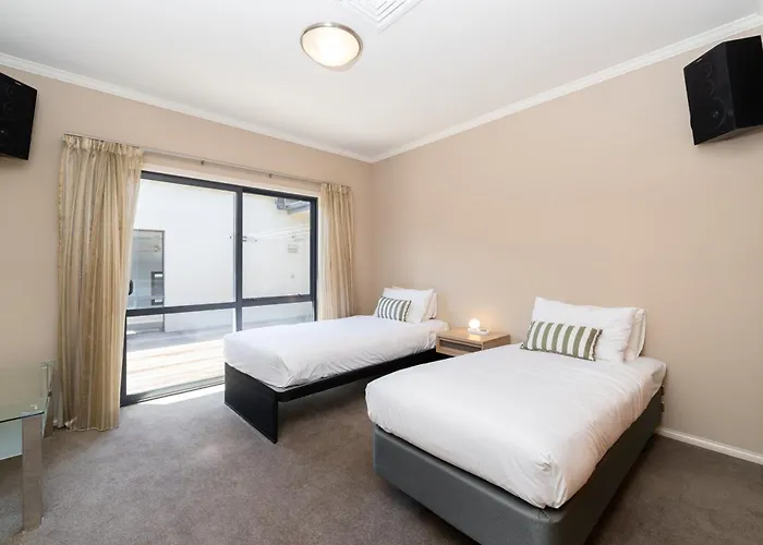 Beacon Point Lakeview Escape - Spacious - Stylish 瓦纳卡