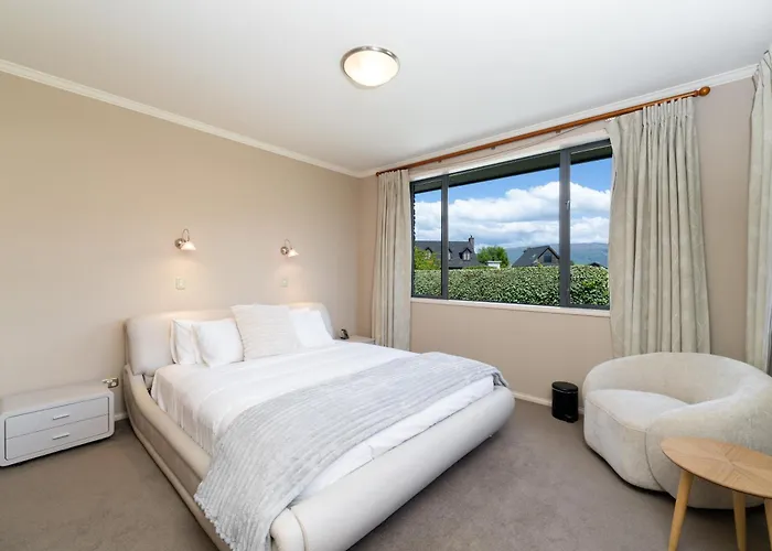 Beacon Point Lakeview Escape - Spacious - Stylish * 瓦纳卡