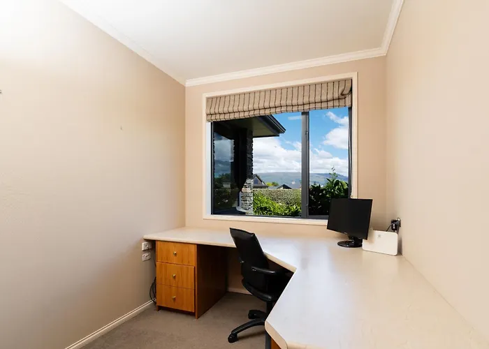 Beacon Point Lakeview Escape - Spacious - Stylish 瓦纳卡